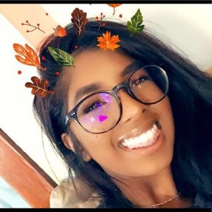 Meet your Posher, Candis